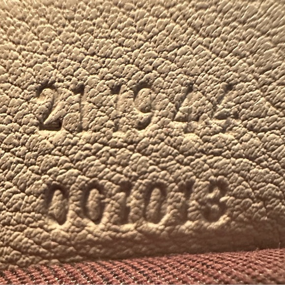 Authentic Gucci Monogram Medium Sukey Tote bag in cream - Picture 8 of 15